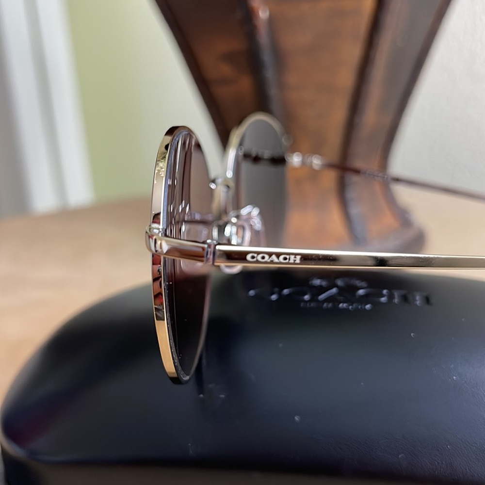 COPY - Coach women’s sunglasses - Picture 3 of 5
